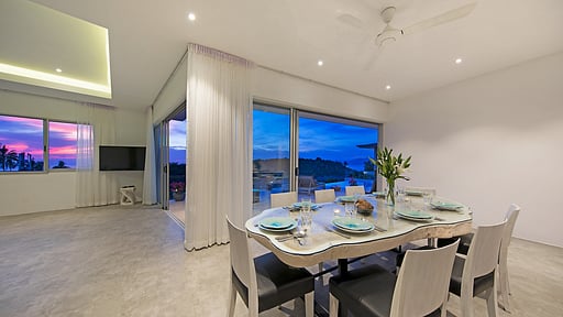 Villa Beach Haven Dining area