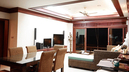 Villa Beachfront Dining area