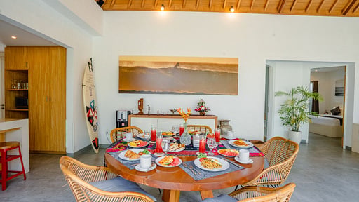 Villa Becca Seminyak Dining area