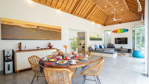 Villa Becca Seminyak Dining area