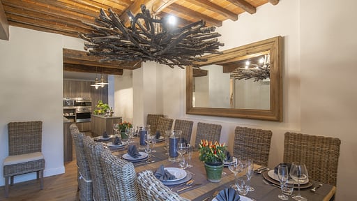 Villa Bellaflore Dining area 1