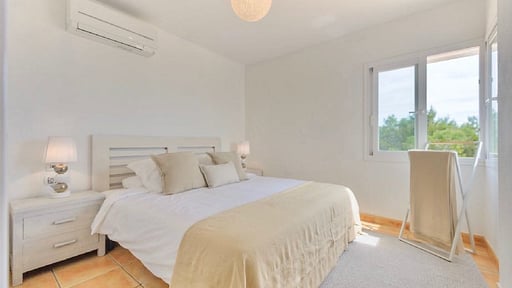 Villa Bellavieztra Bedroom 3