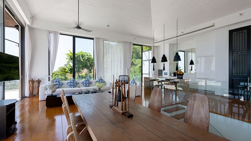 Villa Belle Dining area