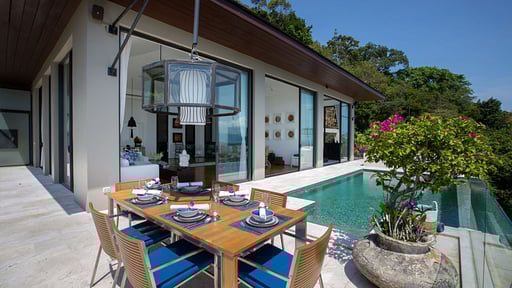 Villa Belle Dining area