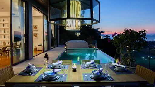 Villa Belle Dining area