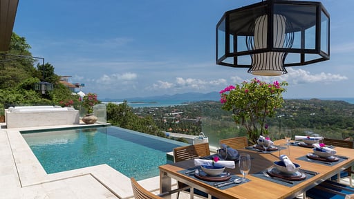 Villa Belle Dining area