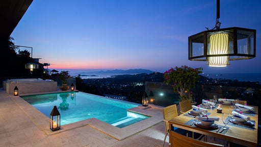 Villa Belle Dining area