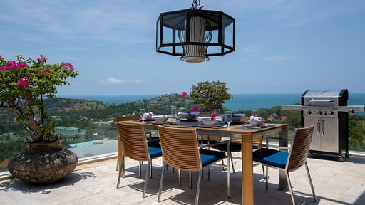 Villa Belle Dining area