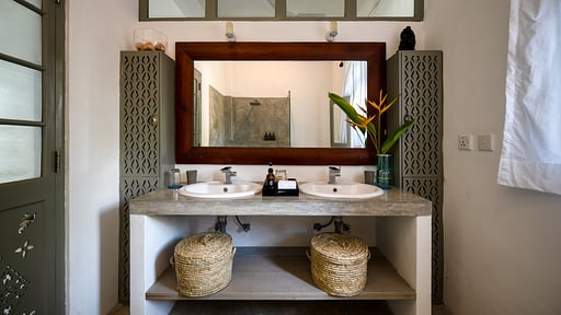 Villa Bellini Blue Bedroom 2