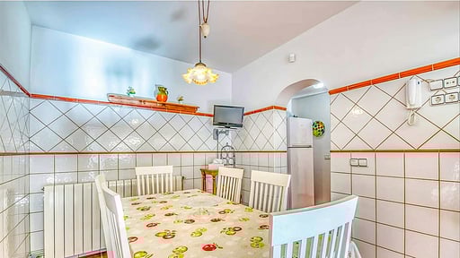 VILLA BELLOTA Dining area 2