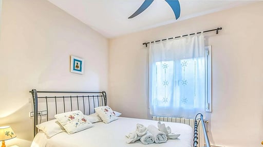 VILLA BELLOTA Bedroom 2