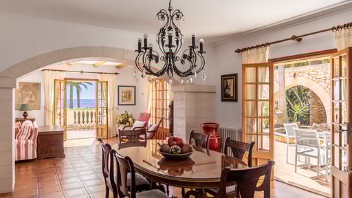 Villa Belmar Dining area