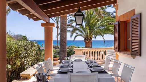 Villa Belmar Dining area