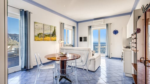 Villa Belvedere delle Sirene Dining area 1