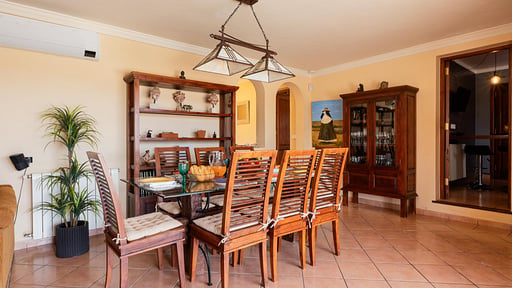 Villa Beni Dining area