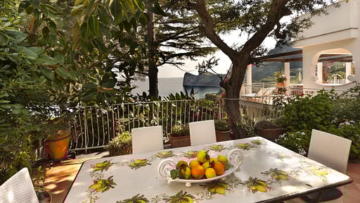 Villa Bepina Dining area