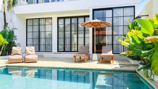 Villa Bewell Swimming pool
