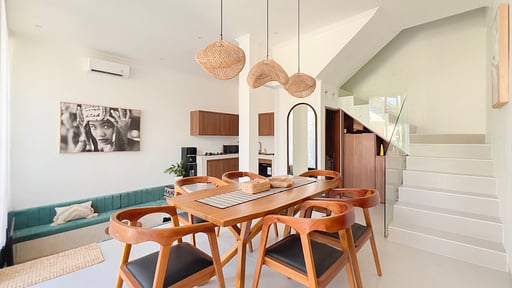 Villa Bewell Dining area
