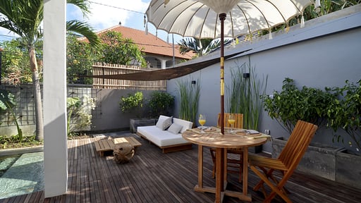 Villa Beyond Dining area