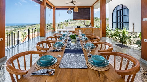 Villa Bhoemi Dining area
