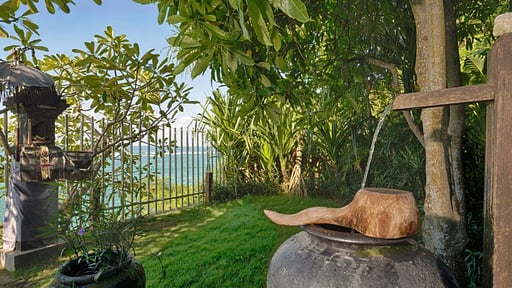Villa Bidadari Cliffside Estate Garden