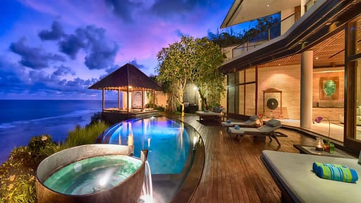 Villa Bidadari Cliffside Estate Swimming pool