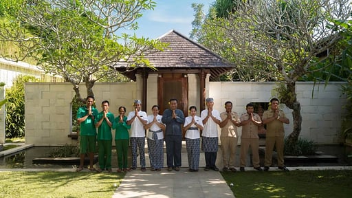 Villa Bidadari Cliffside Estate Villa staff