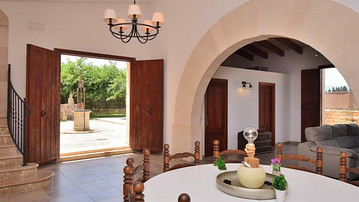 Villa Biniaco Dining area