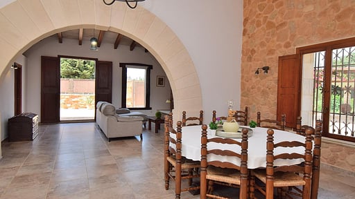 Villa Biniaco Dining area
