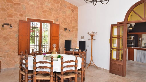 Villa Biniaco Dining area