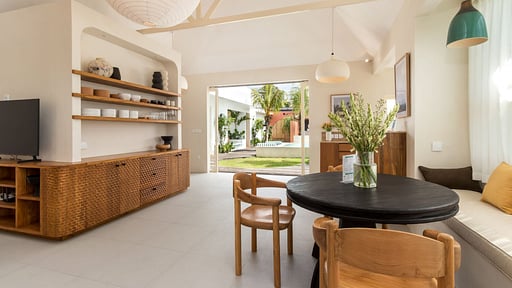 Villa Biro Dining area