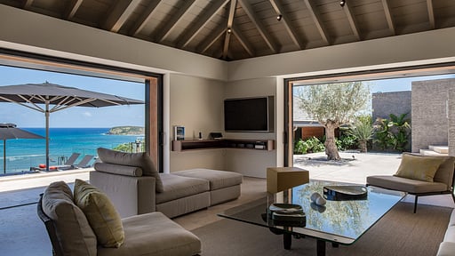 Villa Blackstone Salon