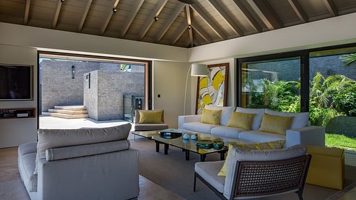 Villa Blackstone Salon