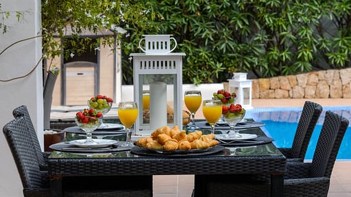 Villa Blanca Santa Eulalia Dining area