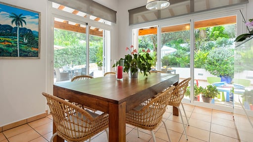 Villa Blanca Santa Eulalia Dining area
