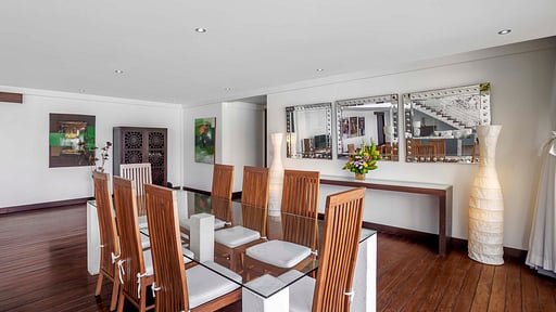 Villa Blanca Dining area