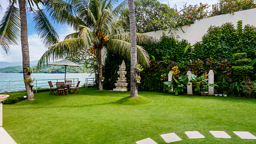 Villa Blanca Garden