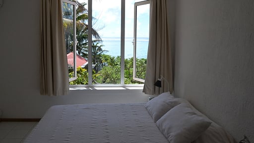 Villa Blanche Schlafzimmer 1