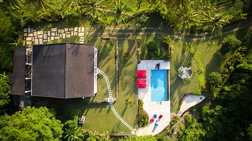 Villa Bloom Drone foto's
