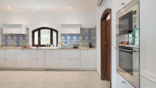 Villa Blue Moon Kitchen