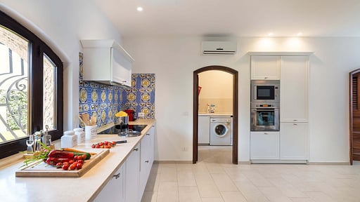 Villa Blue Moon Kitchen