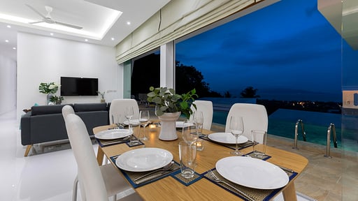 Villa Blue Munii Dining area