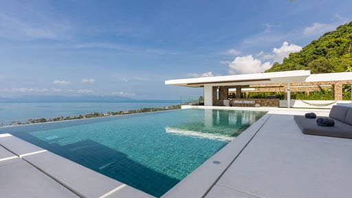 Blue View Estate Swimming pool 2