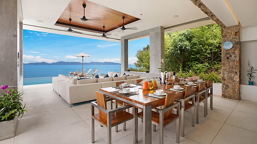 Villa Blue View Dining area