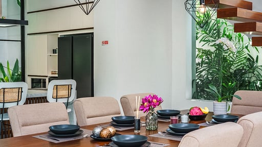 Villa Blue Water Dining area