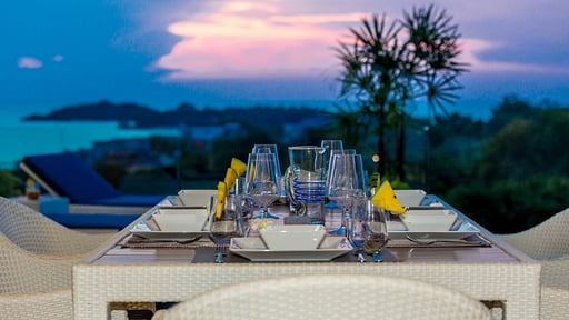 Villa Blue Water Dining area