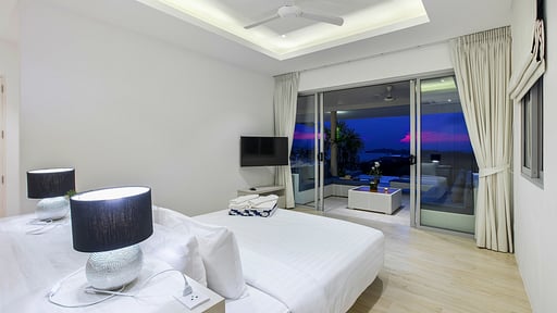 Villa Blue Water Bedroom 1