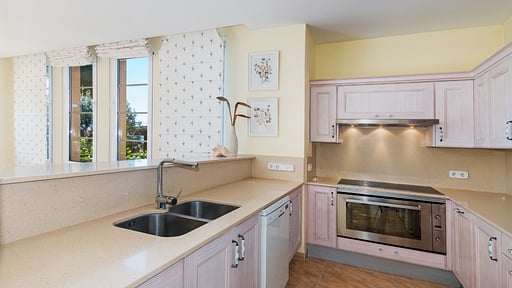 Villa Bluetique Kitchen 1