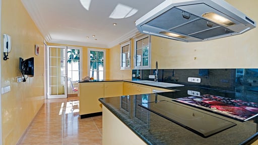 Villa Bluetique Kitchen 2