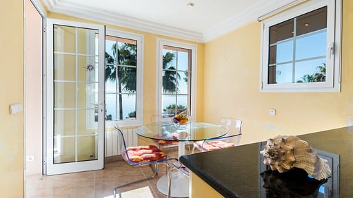 Villa Bluetique Kitchen 2